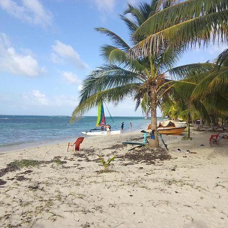 Lulu Beach Hotel Corn Island Exterior photo