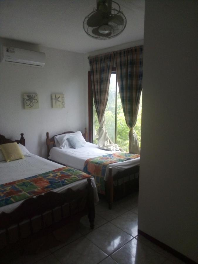 Lulu Beach Hotel Corn Island Exterior photo