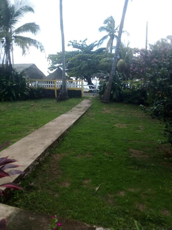 Lulu Beach Hotel Corn Island Exterior photo