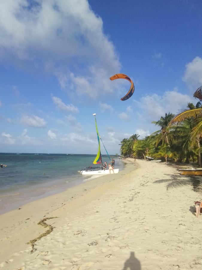 Lulu Beach Hotel Corn Island Exterior photo