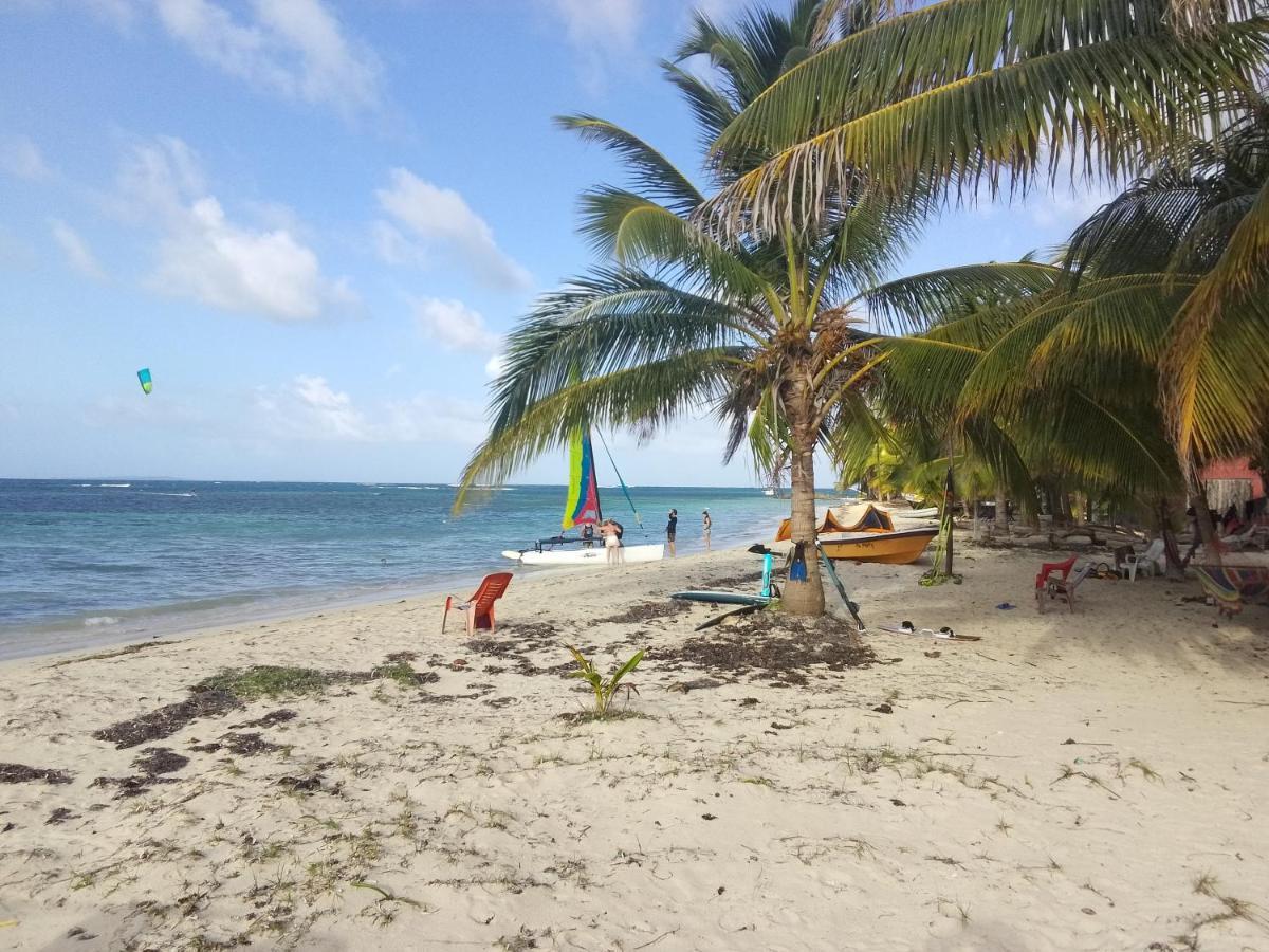 Lulu Beach Hotel Corn Island Exterior photo